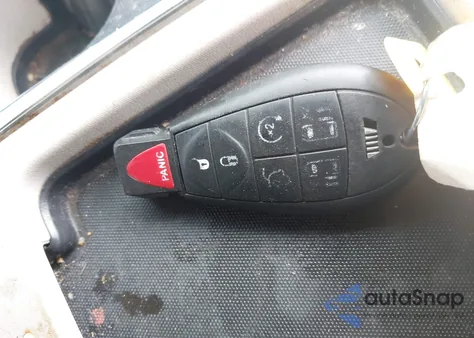 2015 Chrysler Town & Country Touring-L z USA, uszkodzony, nr VIN 2C4RC1CG0FR577736